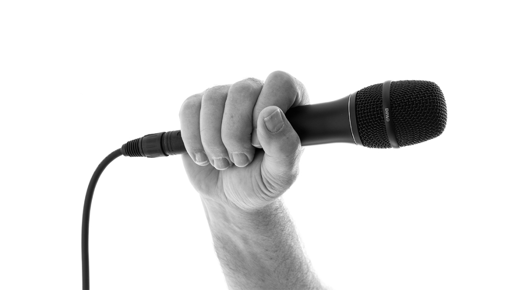 ボーカルマイクの適切な握り方 Dpa Microphones ヒビノインターサウンド株式会社
